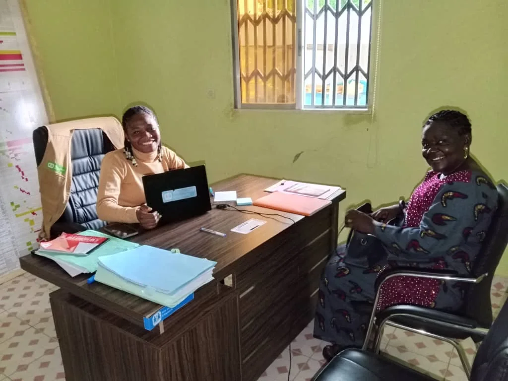 Session de travail au bureau de l’ONG Avenir Femme